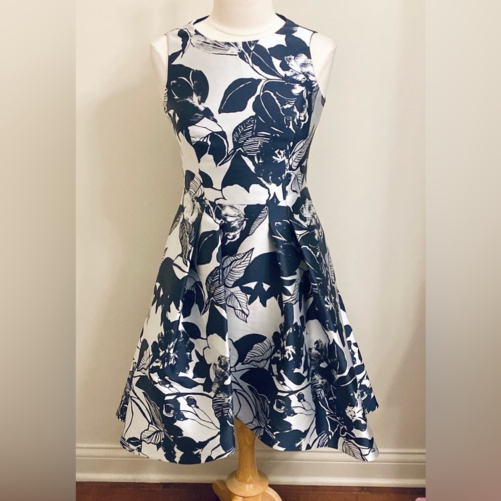 Shoshanna Midnight Navy Blue Grey Floral SZ 6 Modern Romantic Cocktail Dress